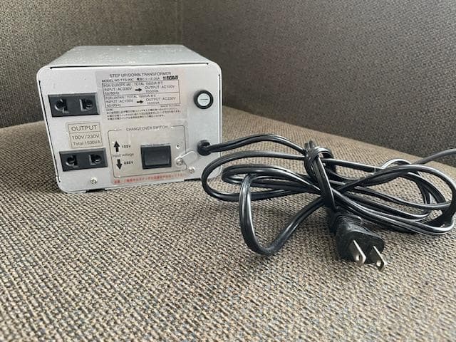 海外用変圧器　入力電力AC220-240V