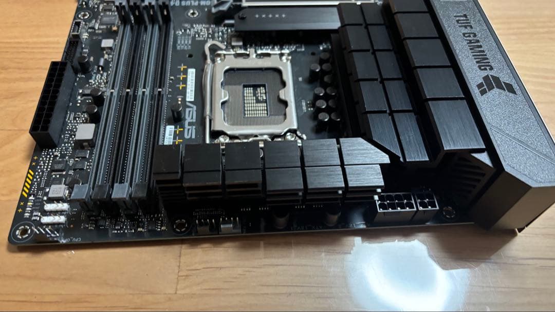 TUF GAMING B760M-PLUS D4 ※破損箇所あり マザーボード