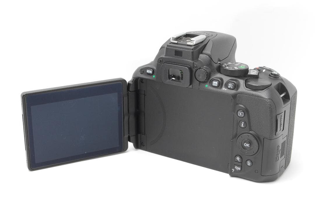 【使用感少の美品】Nikon D5500　WiFi搭載モデル　スマホ転送　自撮り