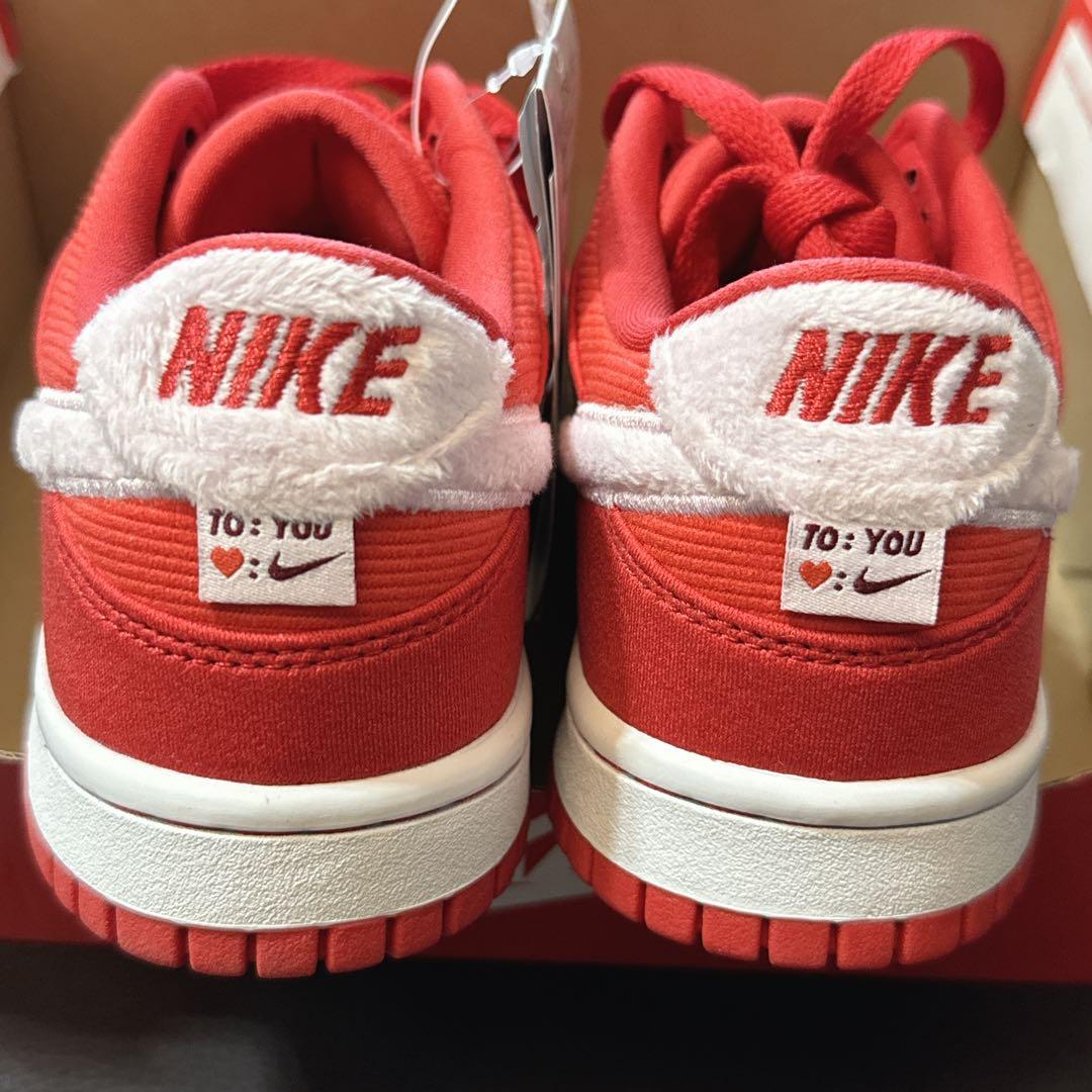 NIKE DUNK LOW GS 新品　23.5cm バレンタインデー