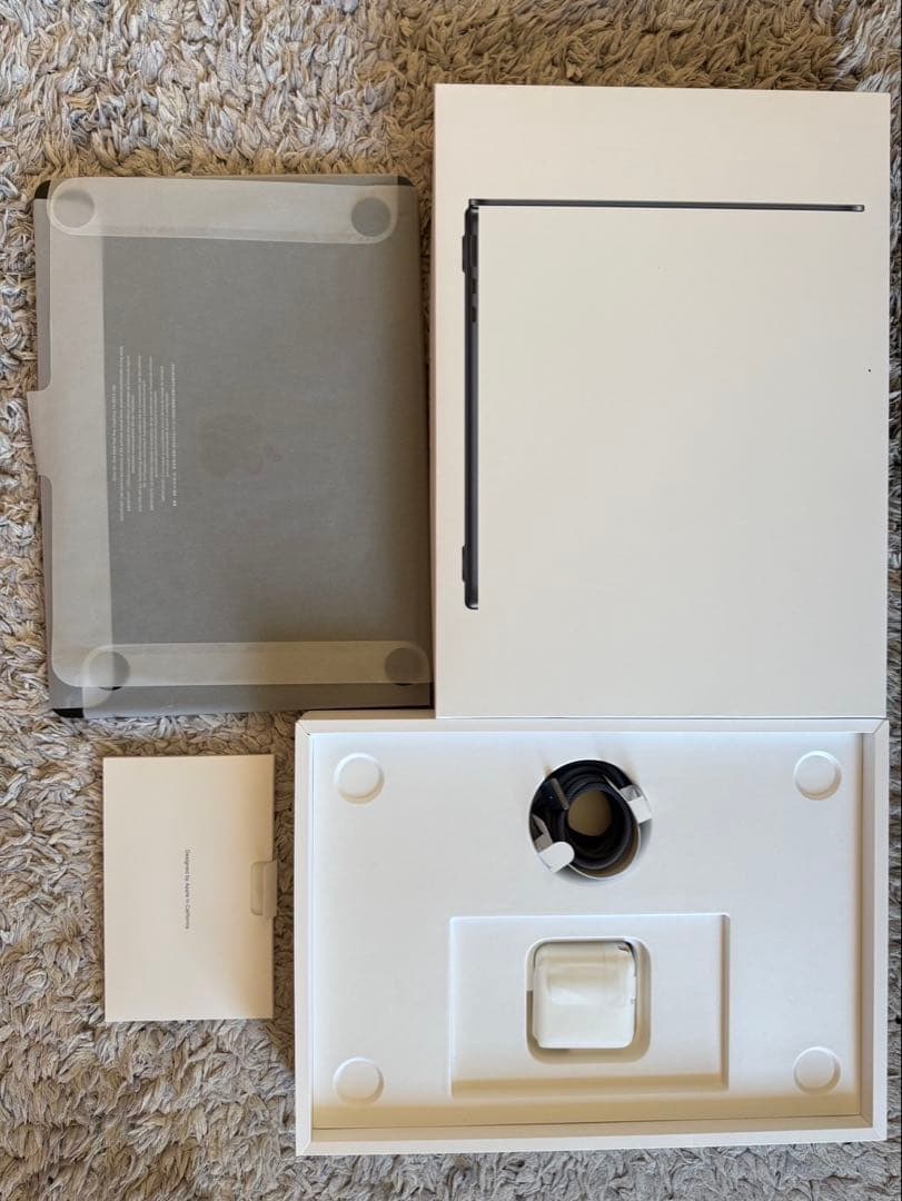 超美品！MacBook Air M2 13インチ 8GB/256GBミッドナイト