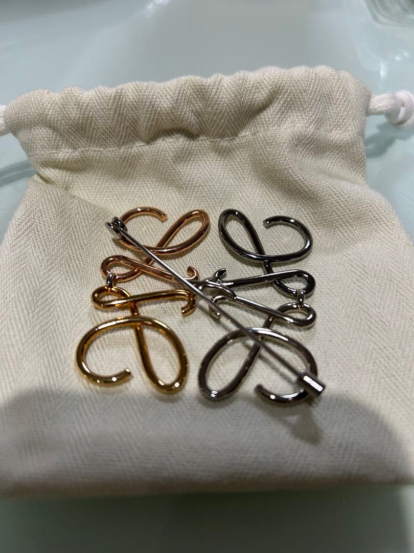 【ほぼ未使用希少】LOEWE ロエベ アナグラムブローチ マルチカラー4色