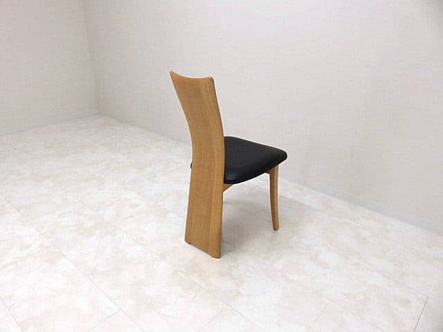 m*e様 美品　イバタインテリア　「フォルム」 オーク材ダイニングチェア 　サイ