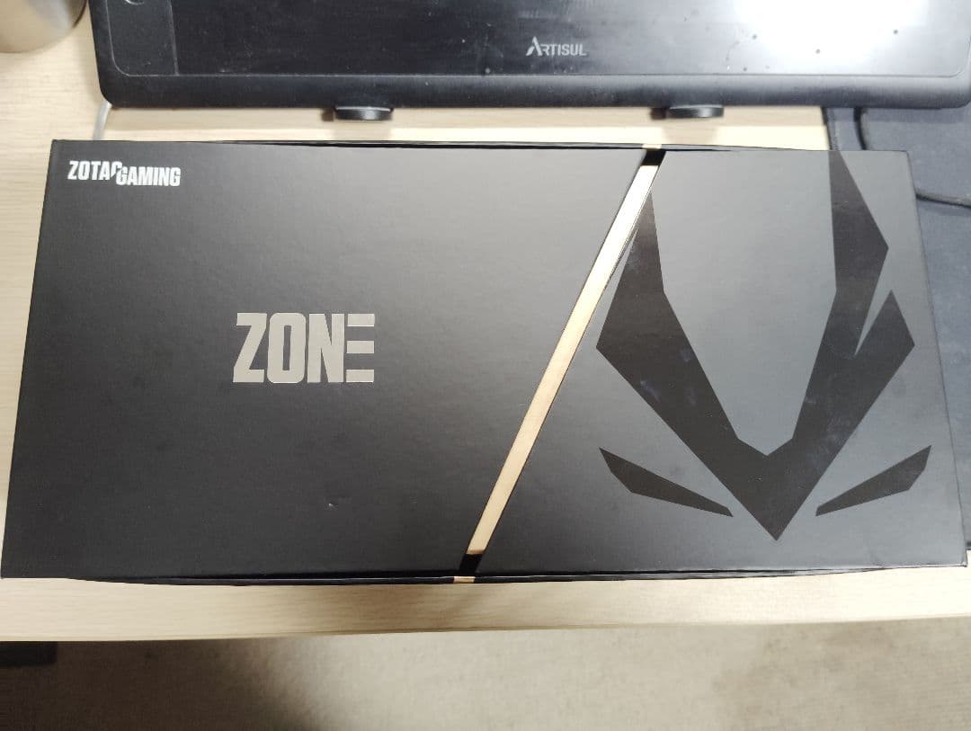 Windowsノート本体 ZOTAC GAMING ZONE Ryzen 7 8840U/16GB