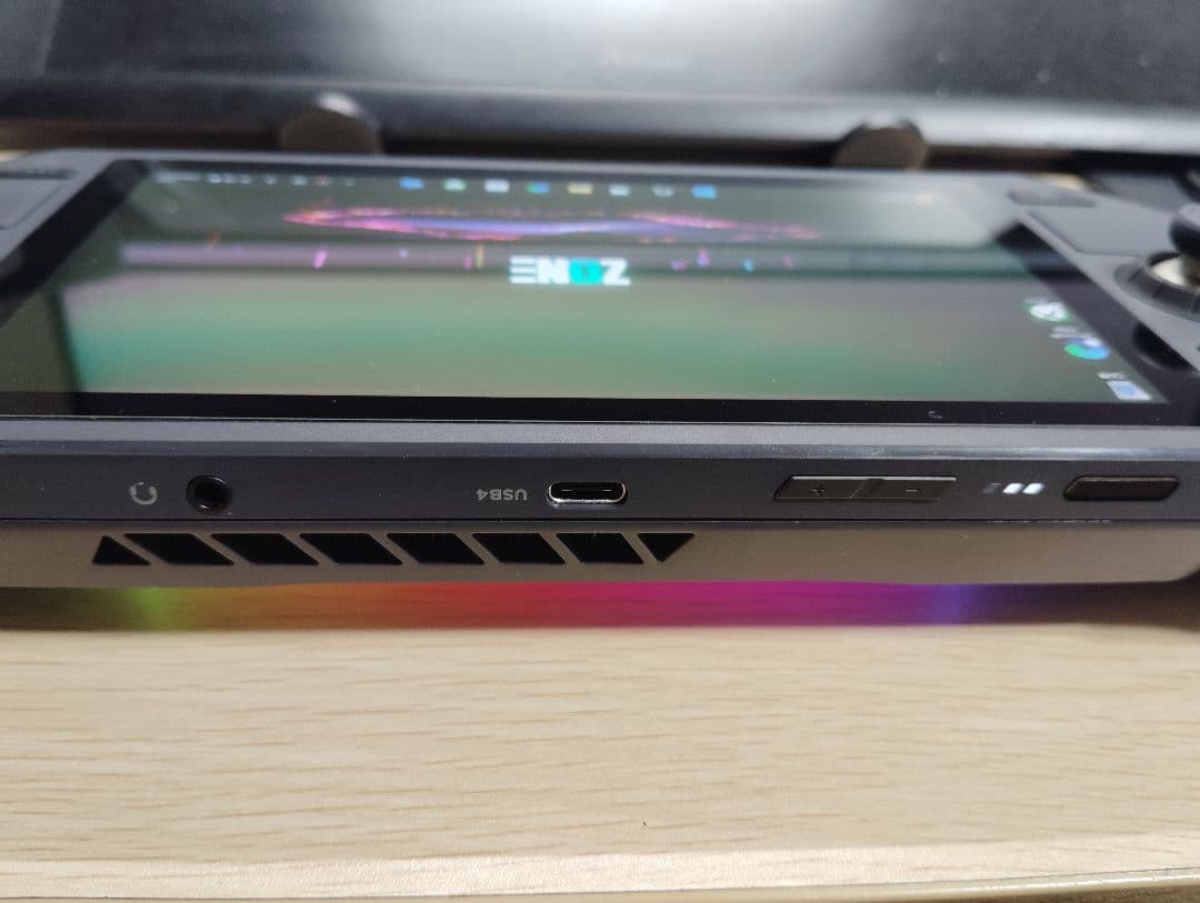 Windowsノート本体 ZOTAC GAMING ZONE Ryzen 7 8840U/16GB