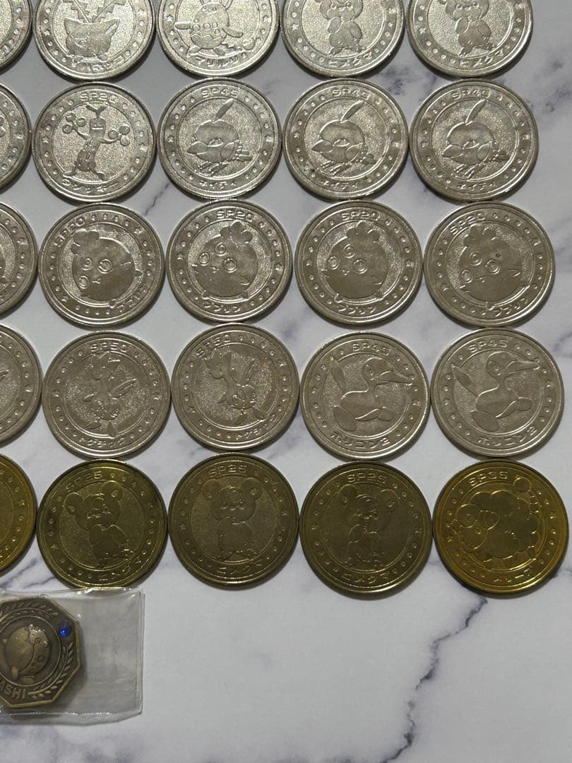 ポケモン　メダル　約60枚　ジュース　バトル