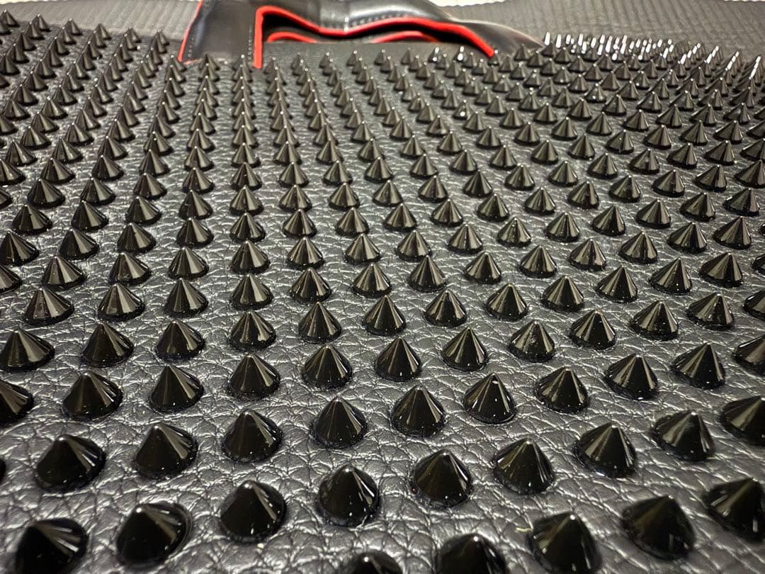 【美品】Christian Louboutinスタッズレザートートバッグ黒赤コバ