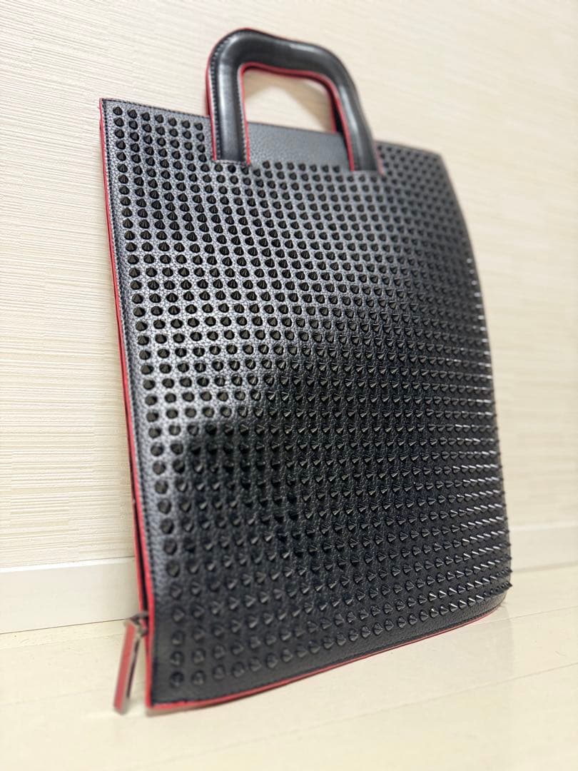 【美品】Christian Louboutinスタッズレザートートバッグ黒赤コバ