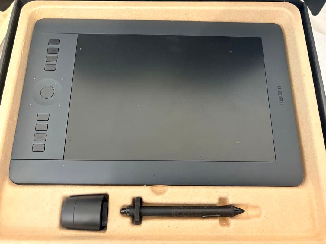 【Wacom 】INTUOS Pro Medium PTH-651/K1