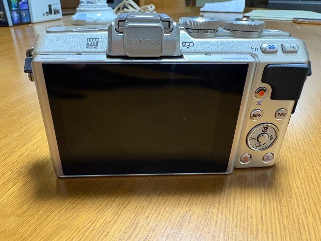 OLYMPUS PEN Lite E-PL7 デジタルカメラ