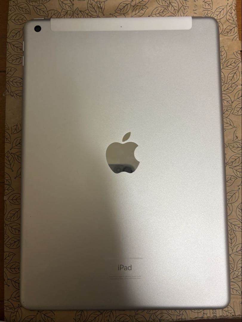 訳あり週末特価　Apple iPad 第8世代　箱付き　セルラーモデル
