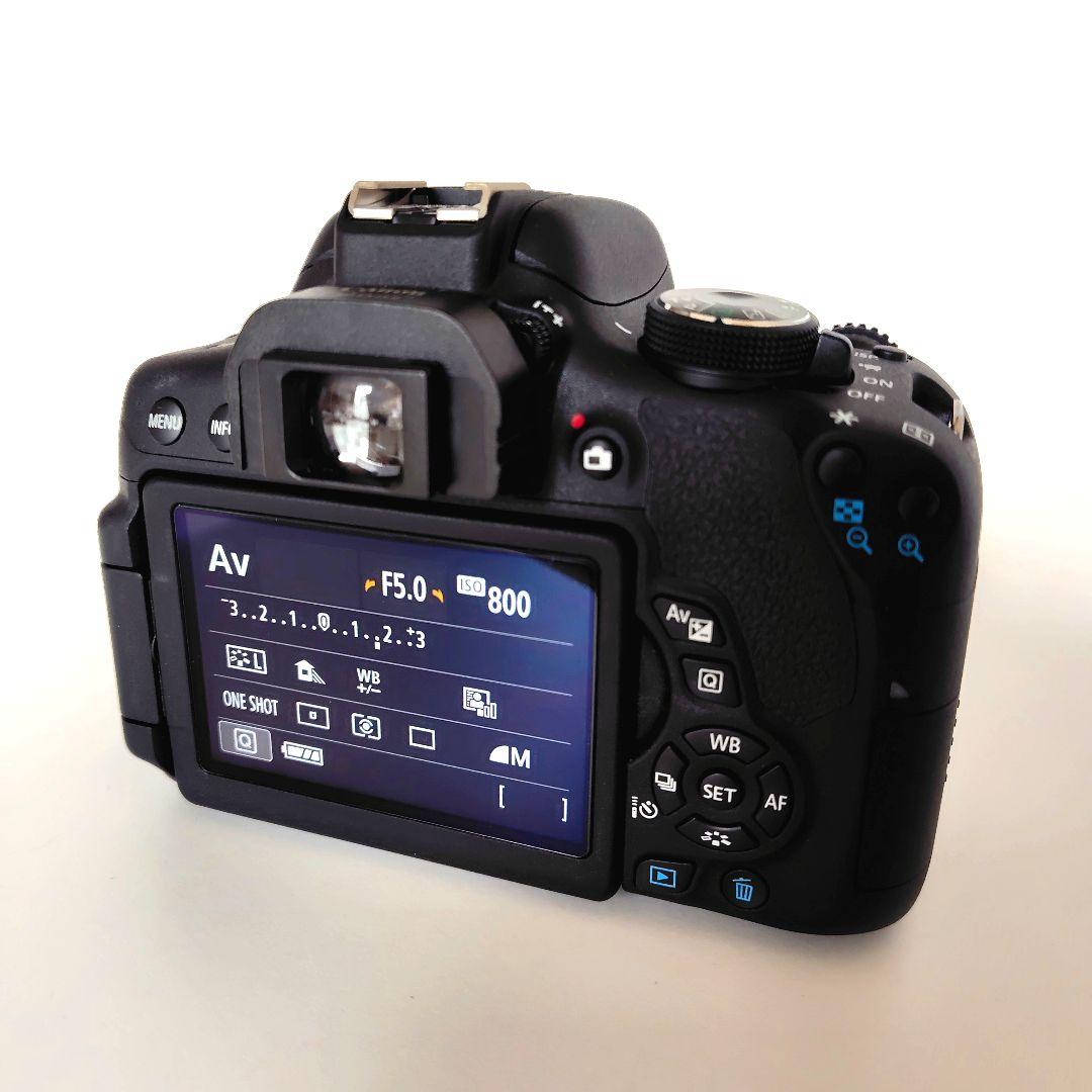 【もふ】Canon／EOS KissX8i Ｗズームキット　単焦点レンズ