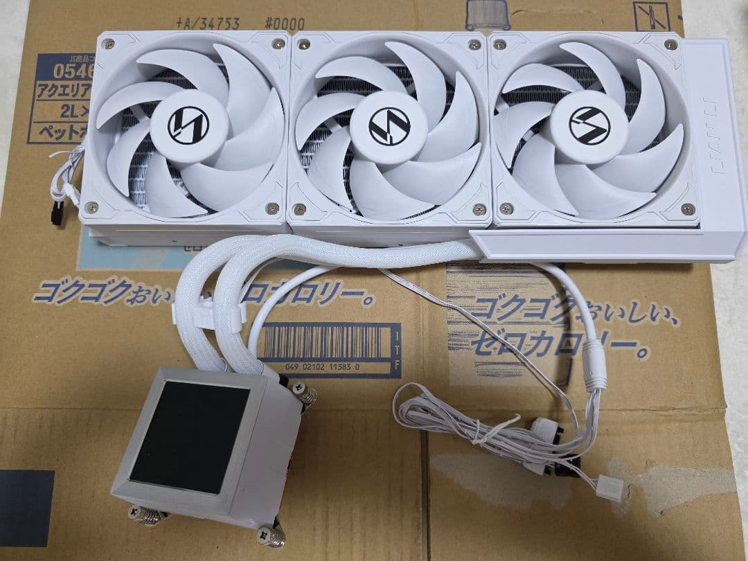 PC用ファン・クーラー Lian Li HydroShift LCD 360S White