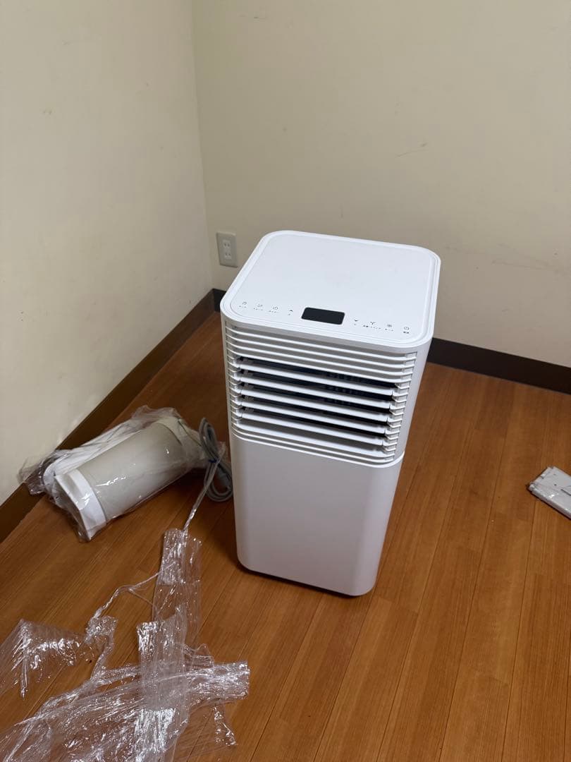 ホワイト冷風機 タッチ式操作パネル