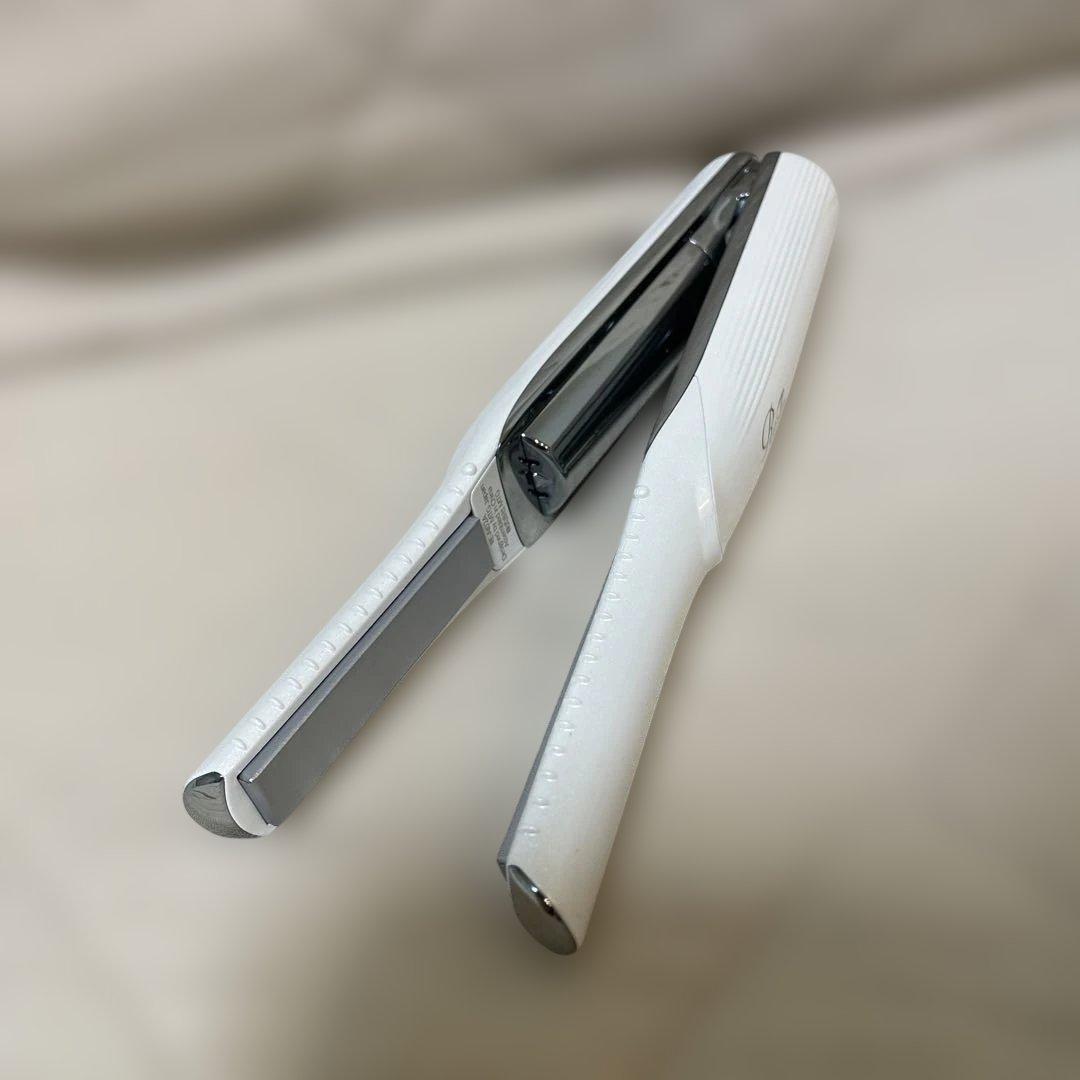 ほぼ未使用　ReFa ストレートヘアアイロン ホワイト 充電ケーブル付き