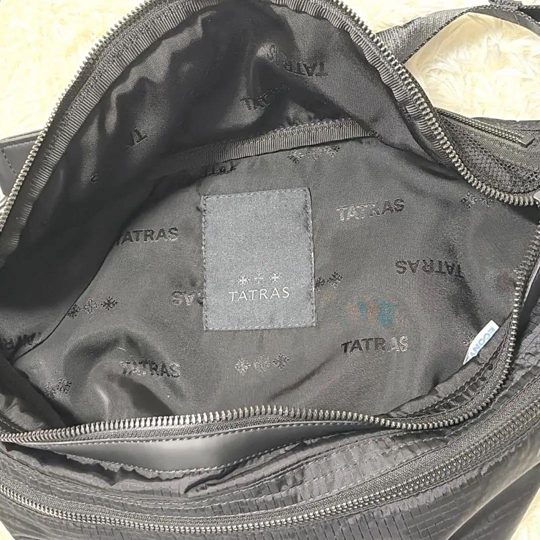 【極美品】タトラス　メルジ　ボディバッグ ウエストバック　ロゴプレート　ブラック