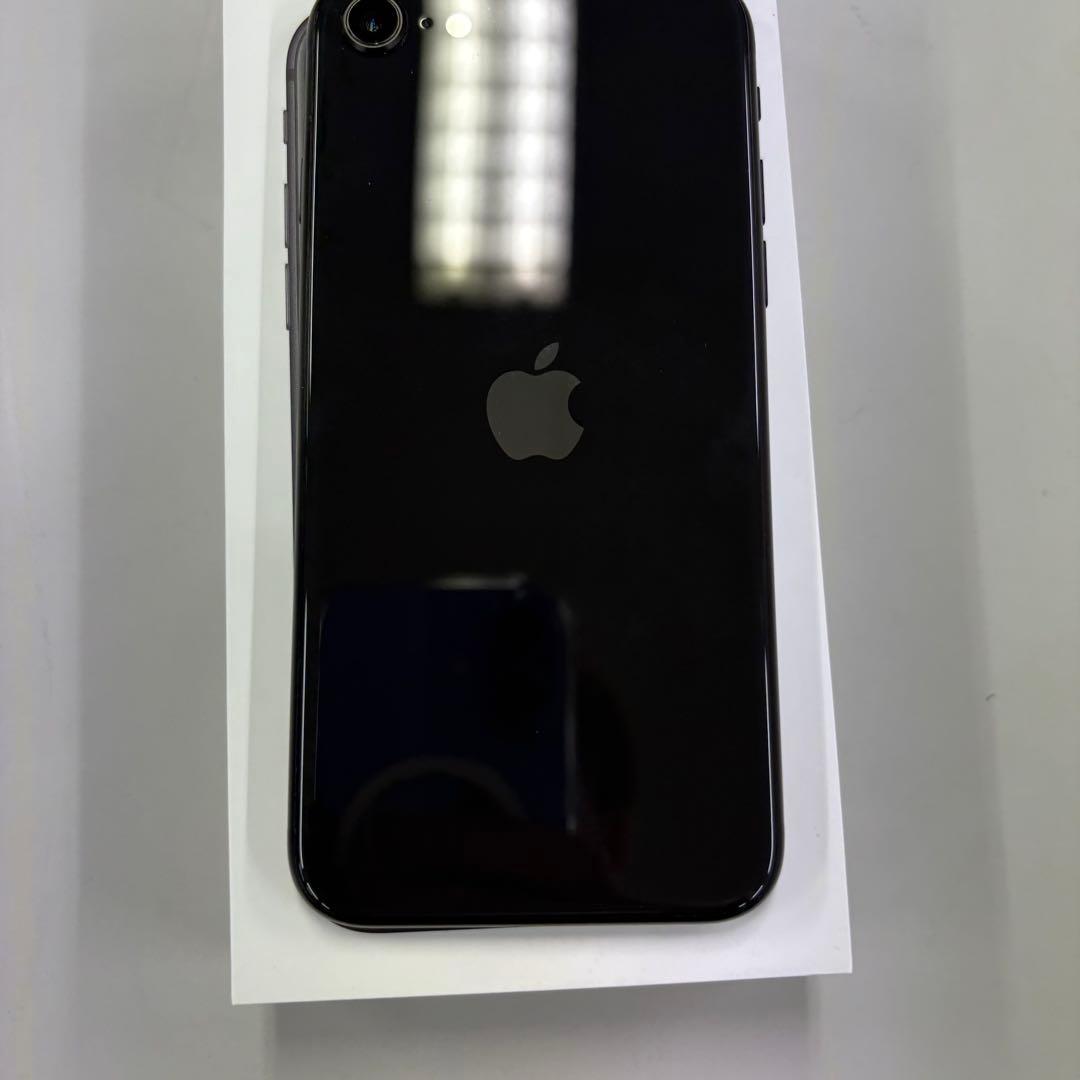 【外装美品】iPhone SE(第2世代) 128GB ブラック 中古品