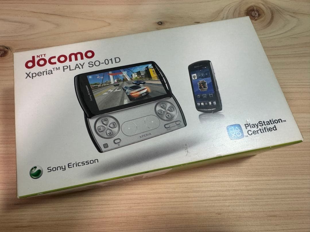 Xperia PLAY SO-01D 本体