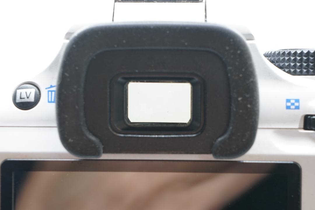 防滴仕様！PENTAX K-50ホワイト ダブルズームキット