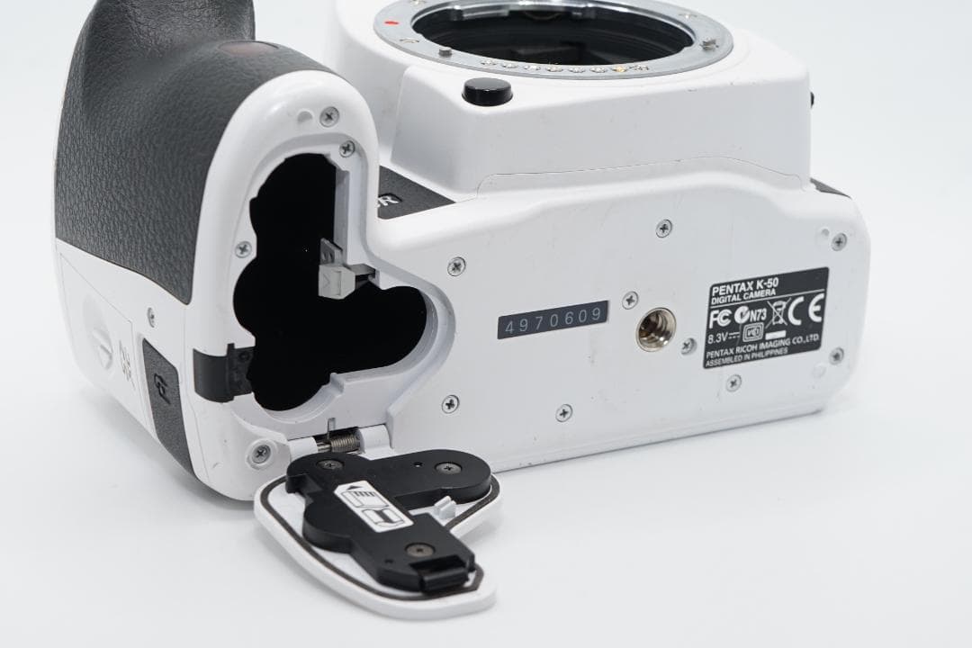 防滴仕様！PENTAX K-50ホワイト ダブルズームキット