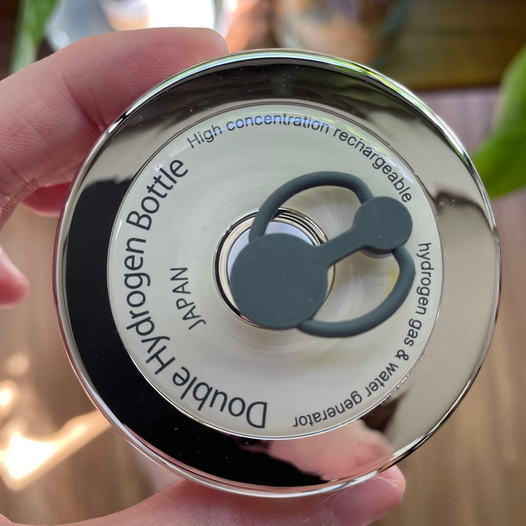 ダブル水素ボトル 充電式高濃度水素ガス＆水素水生成器 AWH003-W
