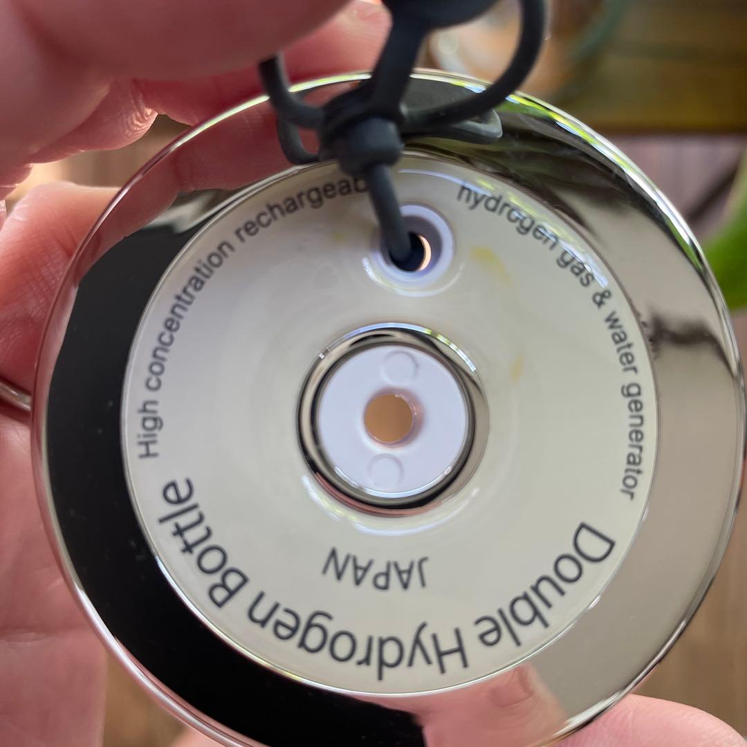 ダブル水素ボトル 充電式高濃度水素ガス＆水素水生成器 AWH003-W
