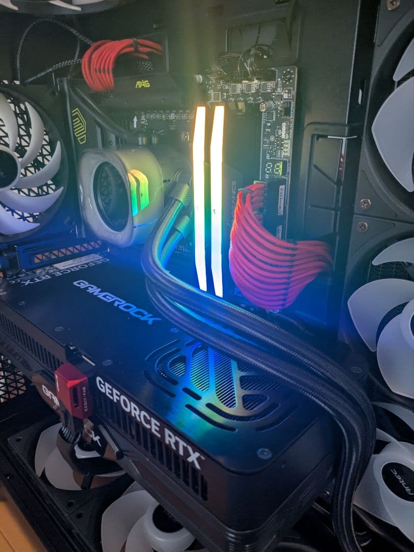 NVIDIA GeForce RTX 5080 、動作品