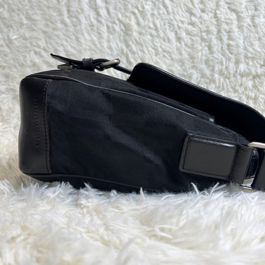極美品✨ バーバリー ショルダーバッグ 黒 ノバチェック ロゴ型押し 大容量