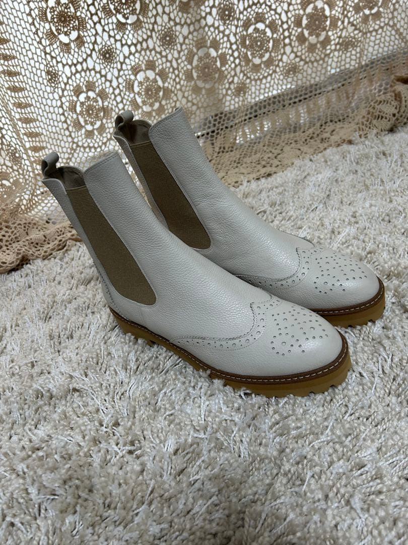 新品未使用ダイアナ⭐︎サイドゴアブーツ