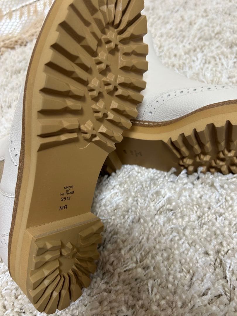 新品未使用ダイアナ⭐︎サイドゴアブーツ