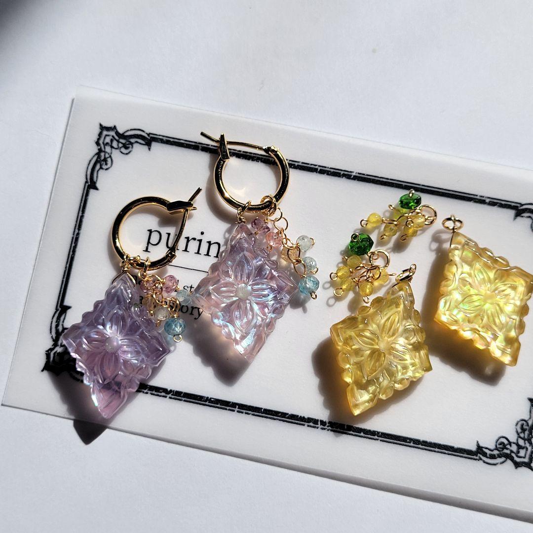 ハニーフラット様 イエローシェル×マザーオブパール フラワーカービングピアス