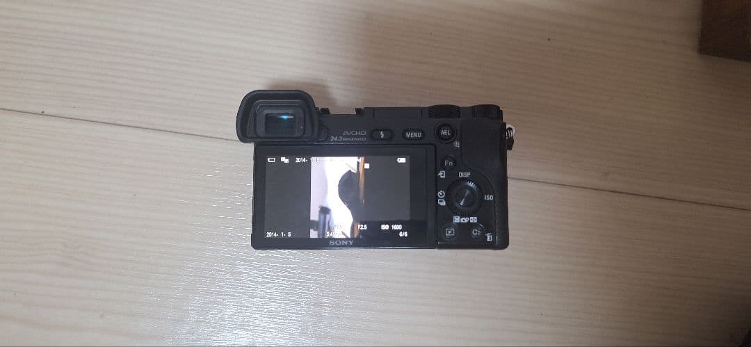 SONY α6000 + SEL50F18F レンス