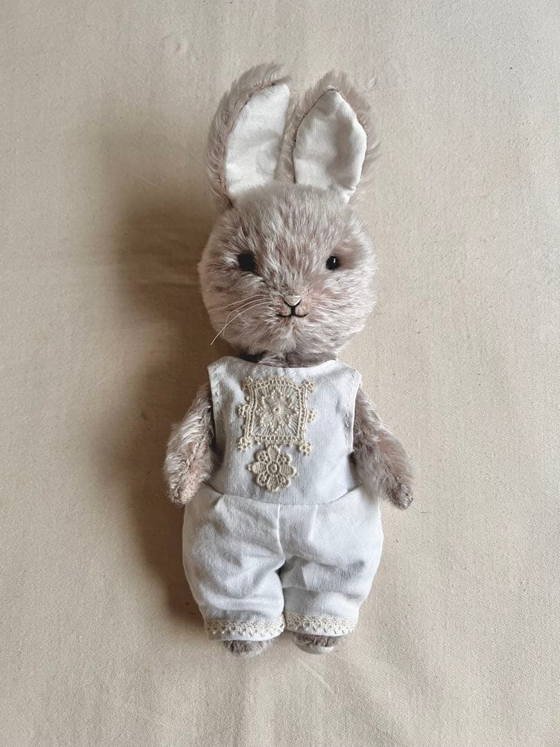 作家様　うさぎのぬいぐるみ　お洋服付き