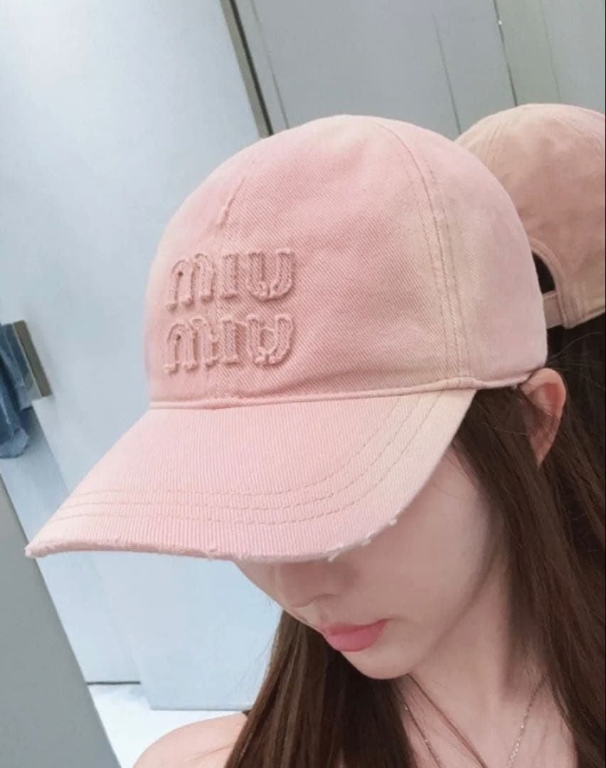 miu miu ピンク 刺繍ロゴキャップ Mサイズ