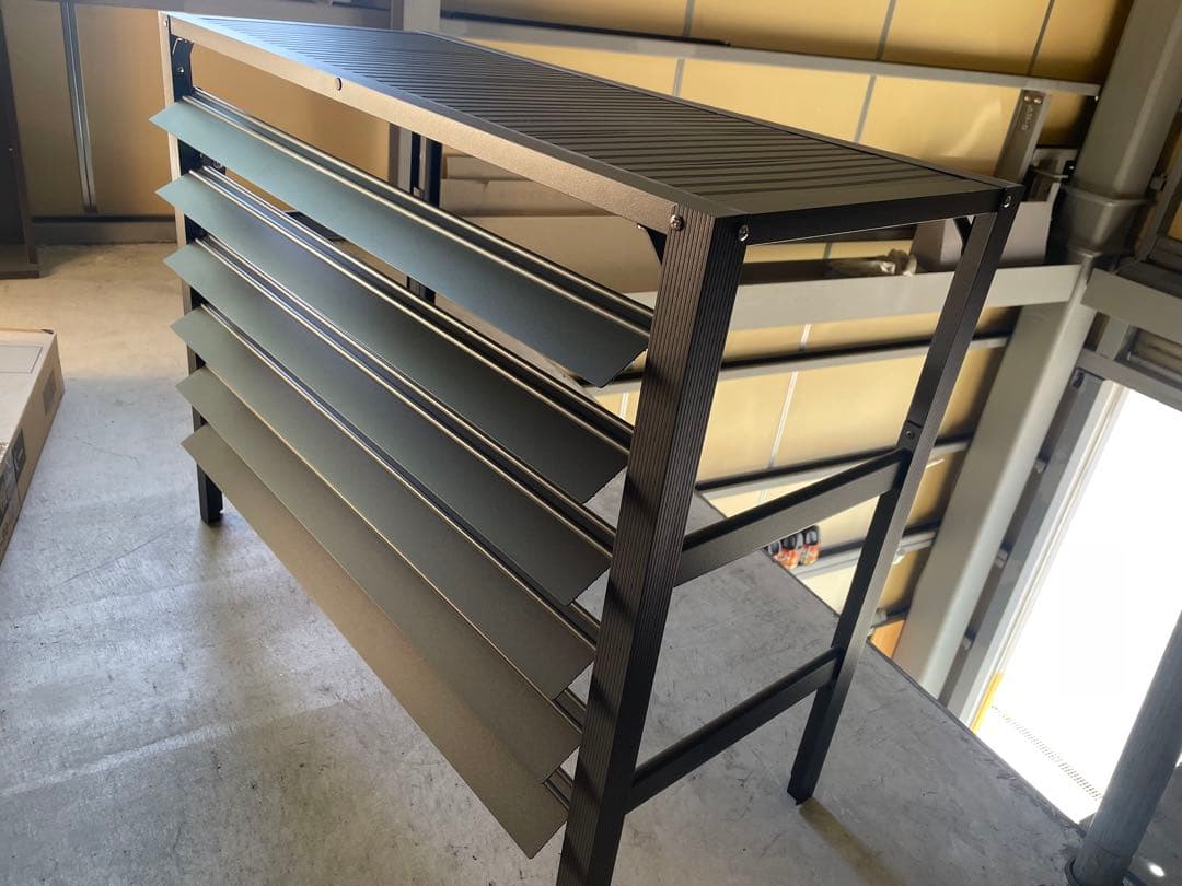 アルミ製 エアコン室外機カバー排気ルーバー方向可調整Lダークグレー防雪適用