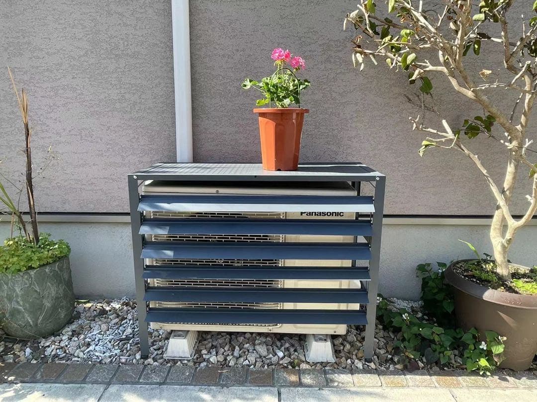 アルミ製 エアコン室外機カバー排気ルーバー方向可調整Lダークグレー防雪適用