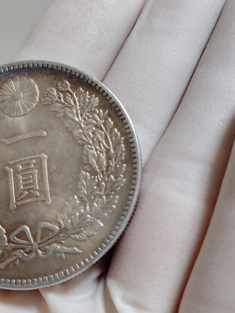 1円銀貨　明治7年 大型　特年　極美品　希少　一圓銀貨　一円銀貨銀貨