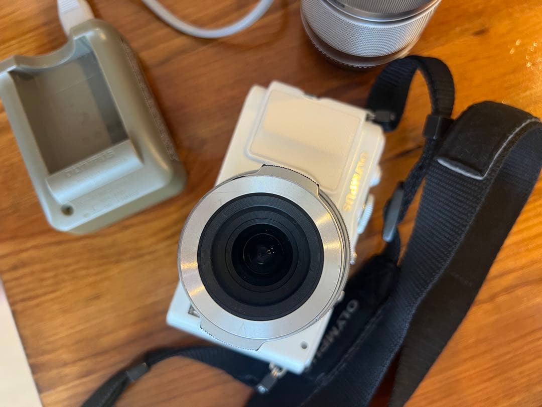 【超美品】OLYMPUS PEN Lite E-PL6ホワイト