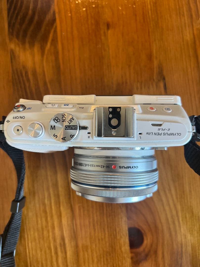 【超美品】OLYMPUS PEN Lite E-PL6ホワイト