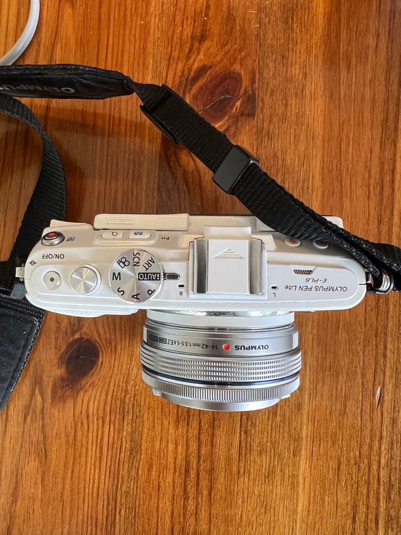 【超美品】OLYMPUS PEN Lite E-PL6ホワイト