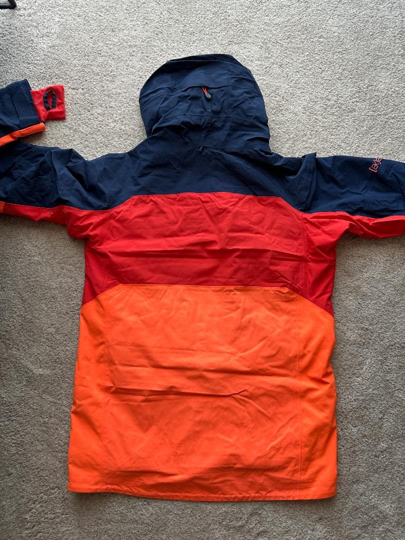 Burton [ak] Swash GORE-TEX 2L ジャケット Sサイズ