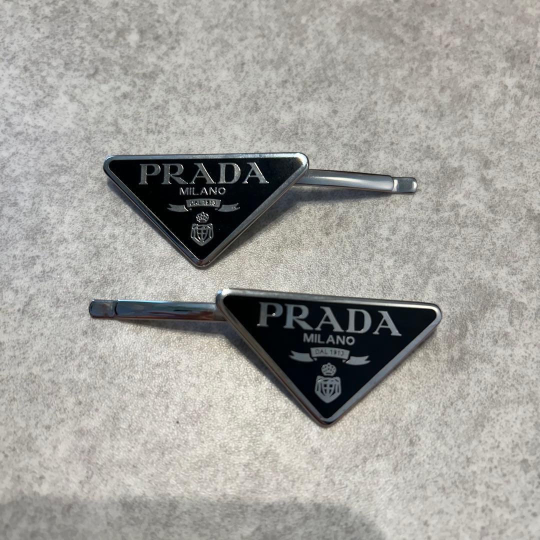 【正規品】PRADA トライアングル型ヘアピン 2個セット