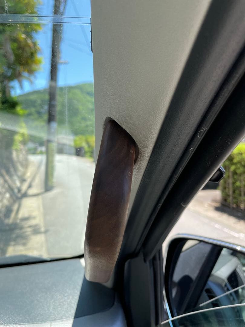 ハイエース用ウォールナットアシストグリップ　　Ａピラー助手席天井3点セット