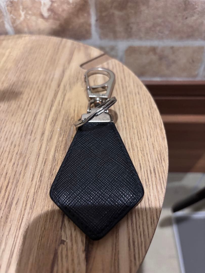 PRADA ブラック キーホルダー