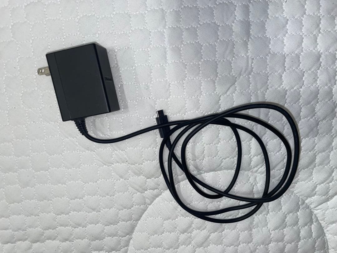 ユ*す様 Nintendo Switch 本体 赤/青 Joy-Con付き美品