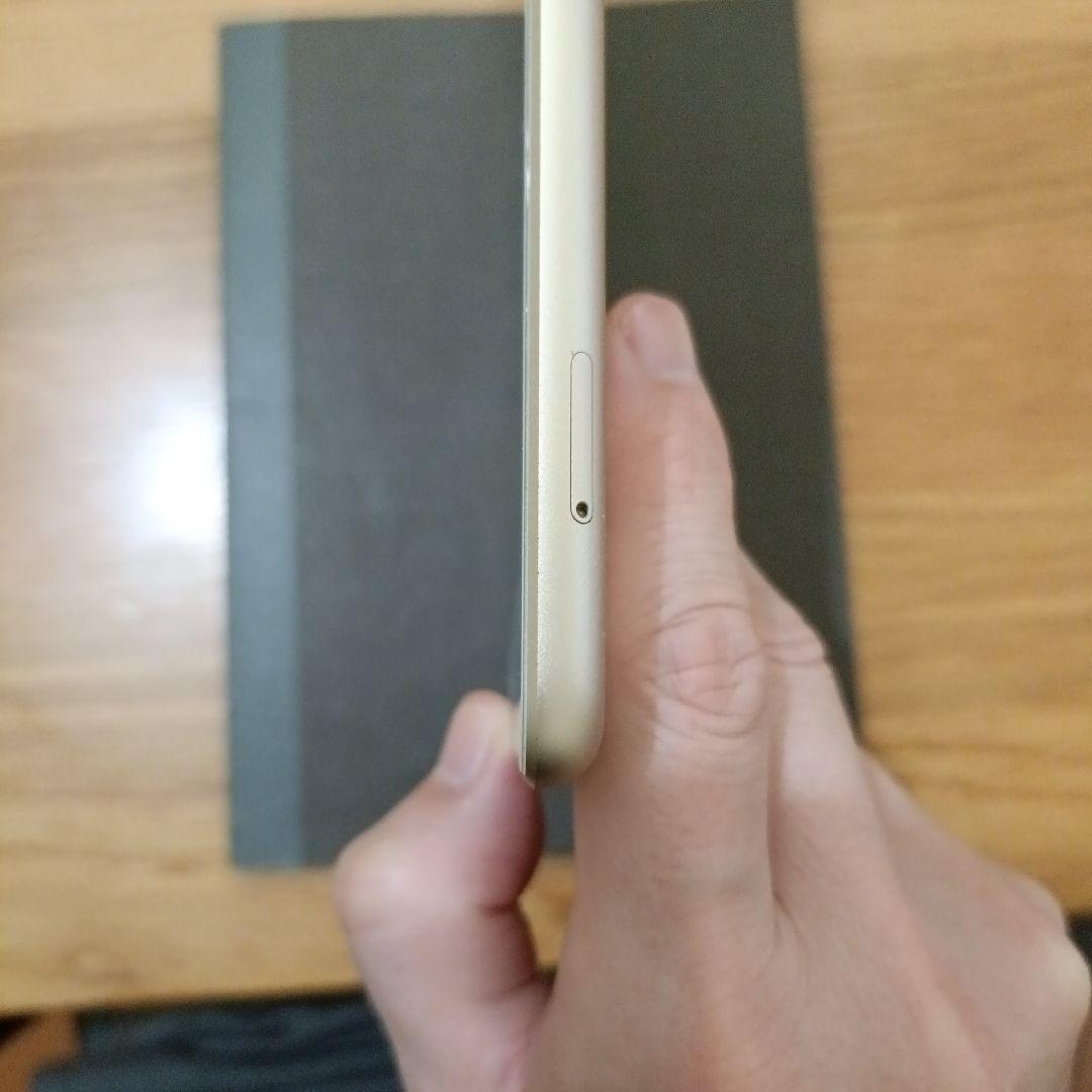 apple iPad（第5世代）　Wi-Fi + Cellular 32GB