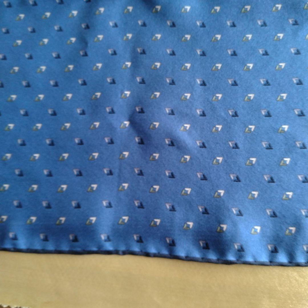 最終値下げルイヴィトン　シルク100%ポケットチーフ