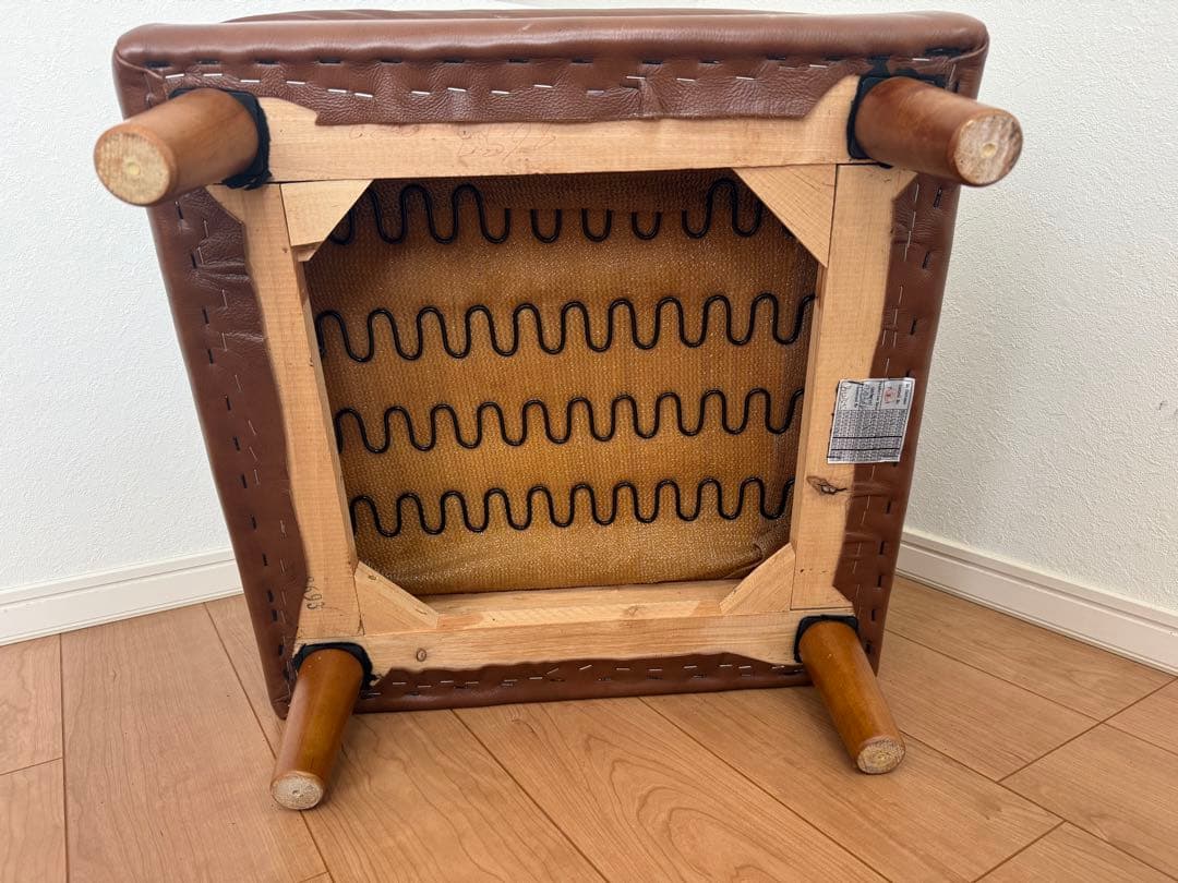 ブラウンレザーオットマン　KEYUCA