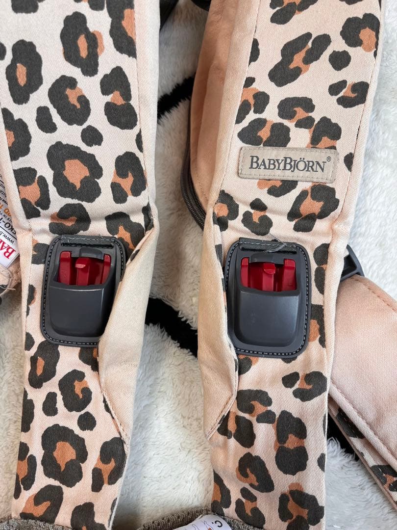 ベビービョルン　 抱っこ紐　ワンカイエアー　 ベージュレオパード　豹柄　ヒョウ柄