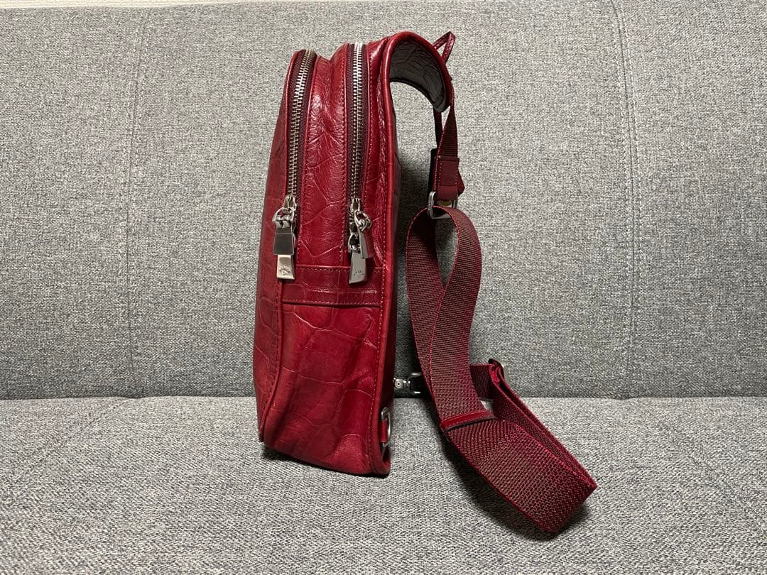 aniary ボディバッグ